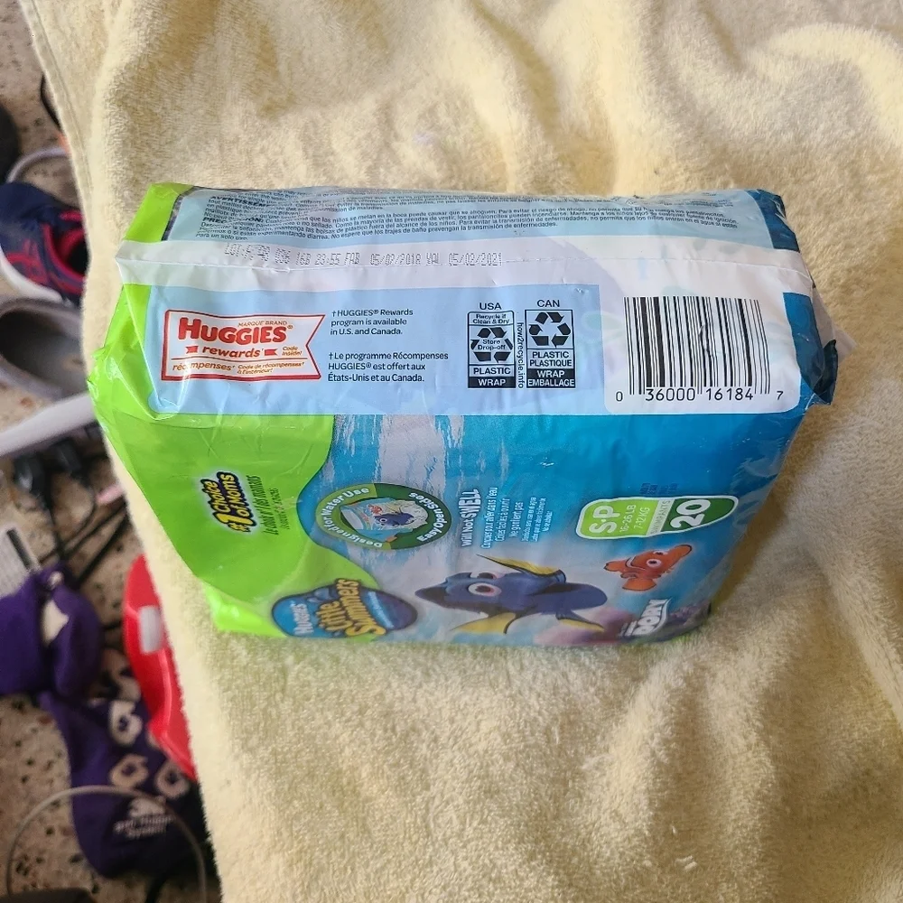 Huggies Little Swimmers Finding Dory S P 16-26 lbs NWOT 20 Count